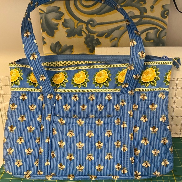 Vera Bradley Shoulder Bag - Picture 2 of 9